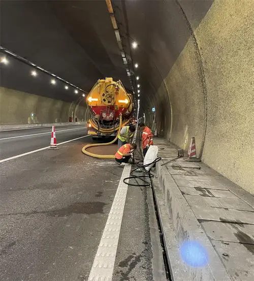 岷县隧道排水渠清淤